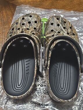 CROCS Classic Clog in Realtree Camo with Black Footbed